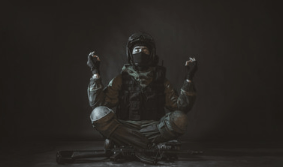 soldat en meditation